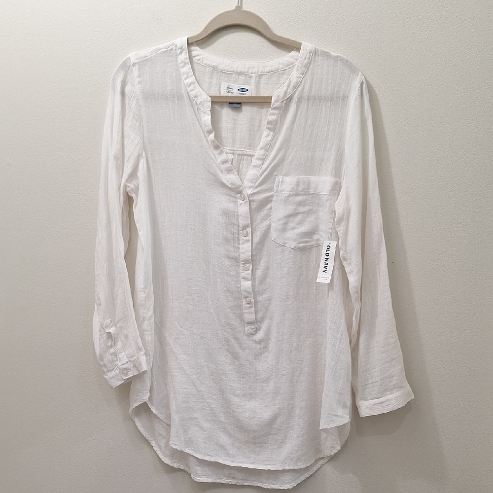 Old Navy Women's Cream Button-Down Shirt